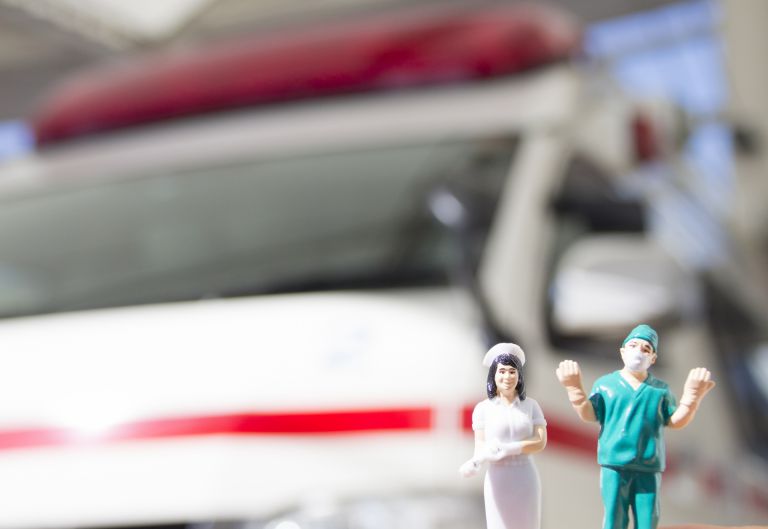 歯科矯正の真実：あなたの美しい笑顔を隠すリスクとは？